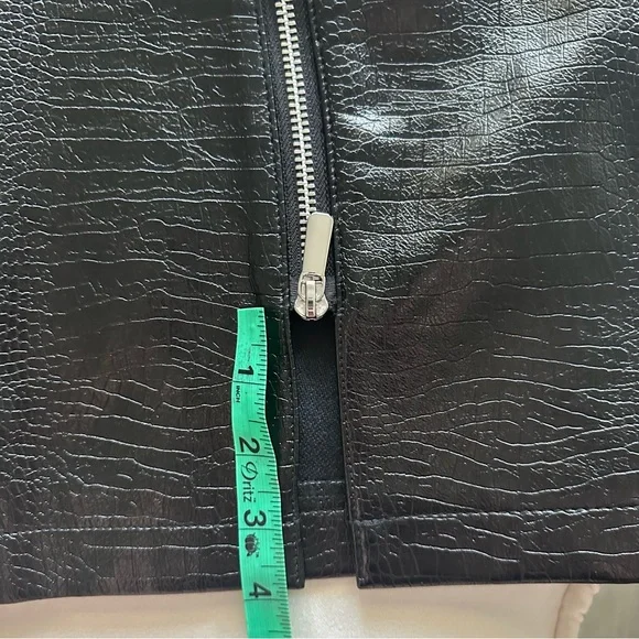 Topshop vegan leather mini skirt, black, size 8 NWOT - Picture 4 of 5